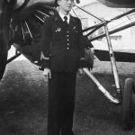 René Munier : nomination au grade de Sergent-chef, le 1er juillet 1937. Il pose devant un Morane-Saulnier MS.231. Un clin d'œil à ses origines : l'Ecole Morane-Saulnier, de Villacoublay, en 1931.